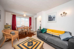 Cosy 2 bedroom flat close to Tower Bridge with free parking